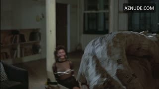 LINDA FIORENTINO nude in After Hours