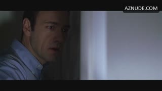 MENA SUVARI nude in American Beauty