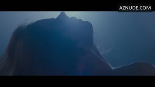 AMY ADAMS nude in American Hustle