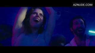 AMY ADAMS nude in American Hustle