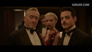 MARGOT ROBBIE nude in Amsterdam