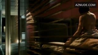 VERONICA ECHEGUI nude in Apaches
