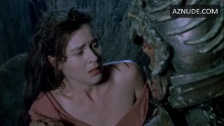 EMBETH DAVIDTZ nude in Army of Darkness