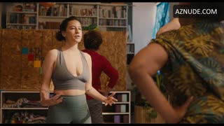 ILANA GLAZER nude in Babes