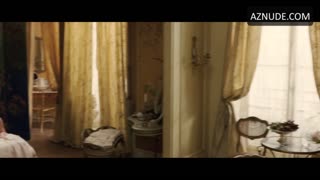 CHRISTINA RICCI nude in Bel Ami