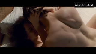 CHRISTINA RICCI nude in Bel Ami