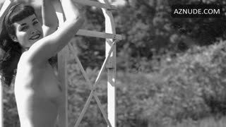 BETTIE PAGE nude in Bettie Page Reveals All