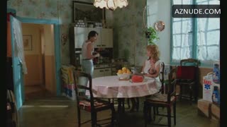 CLEMENTINE CELARIE nude in Betty Blue