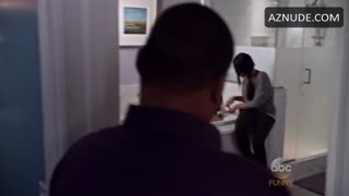 TRACEE ELLIS ROSS nude in Black-ish