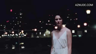 MARGARET QUALLEY nude in Tiny Moves
