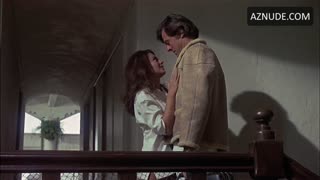 NATALIE WOOD nude in Bob & Carol & Ted & Alice