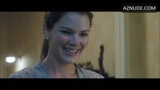 RENEE ZELLWEGER nude in Bridget Jones: The Edge of Reason