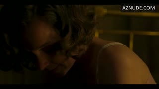 NADIA DE SANTIAGO nude in Cable Girls