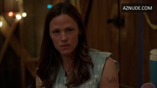 JENNIFER GARNER nude in Camping