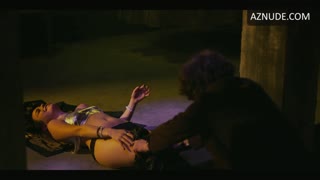 CHASE SUI WONDERS nude in City on Fire