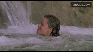 ELISABETH SHUE nude in Cocktail