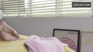 JUANA ARIAS nude in Como Sobrevivir Soltero