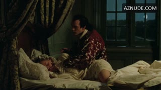 UMA THURMAN nude in Dangerous Liaisons
