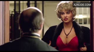 MARIA GRAZIA CUCINOTTA nude in The Day of the Beast
