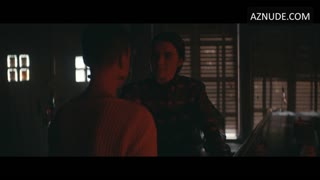 BRITNE OLDFORD nude in Dead Ringers
