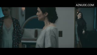 BRITNE OLDFORD nude in Dead Ringers