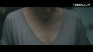BRITNE OLDFORD nude in Dead Ringers