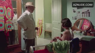 LINA ROMAY nude in Downtown - Die nackten Puppen der Unterwelt