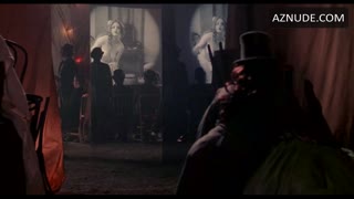 HONEY LAUREN nude in Dracula