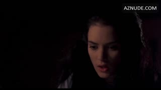 WINONA RYDER nude in Dracula