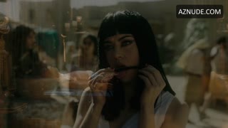 AUBREY PLAZA nude in Drunk History