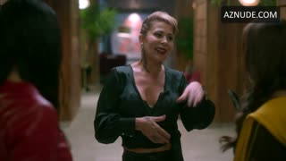 ALEJANDRA GUZMAN nude in El Juego de las Llaves