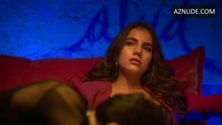 ELA VELDEN nude in El Juego de las Llaves
