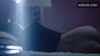 ELA VELDEN nude in El Juego de las Llaves