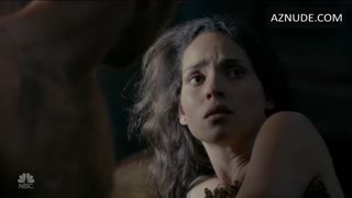 ADRIA ARJONA nude in Emerald City