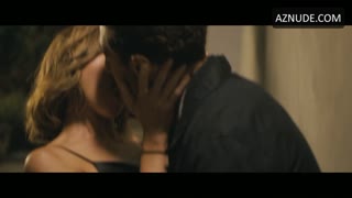 AUBREY PLAZA nude in Emily the Criminal