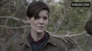 MAGGIE GRACE nude in Fear the Walking Dead