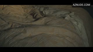 AMANDA PEET nude in Fatal Attraction