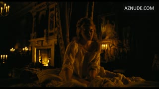 EMMA STONE nude in The Favourite