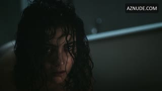 ANDREA LONDO nude in The Free Fall