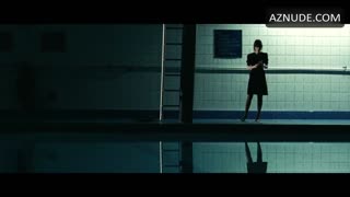 ZOOEY DESCHANEL nude in Gigantic
