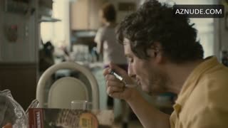 KRISTEN WIIG nude in Girl Most Likely