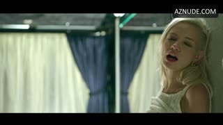 PAULINA GALAZKA nude in Girls to Buy