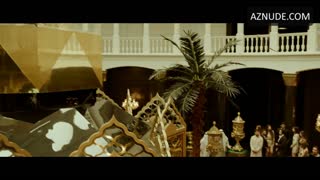 PAULINA GALAZKA nude in Girls to Buy