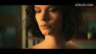 MATYLDA GIEGZNO nude in Glitter