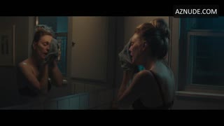 JULIANNE MOORE nude in Gloria Bell
