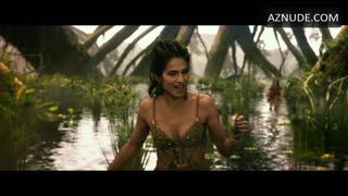 ELODIE YUNG nude in Gods of Egypt