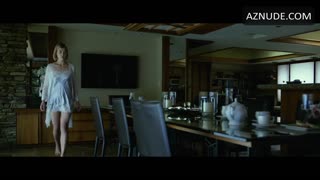 ROSAMUND PIKE nude in Gone Girl