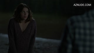 PAIGE SPARA nude in The Good Doctor