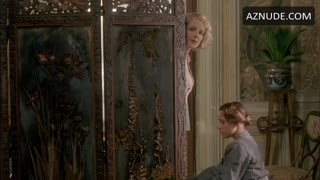 HELEN HUNT nude in A Good Woman