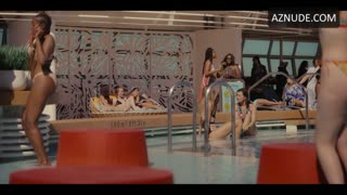 HANNAH EINBINDER nude in Hacks